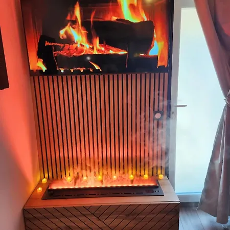 Loveroom Romantique Avec Et Secret - A Proximite Des Lacs - Daire La Mure (Isere)
