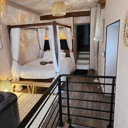 Loveroom Romantique Avec Et Secret - A Proximite Des Lacs - *