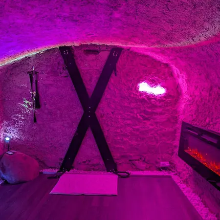 Loveroom Romantique Avec Et Secret - A Proximite Des Lacs - * La Mure (Isere)