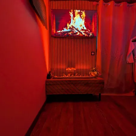 Daire Loveroom Romantique Avec Et Secret - A Proximite Des Lacs - *