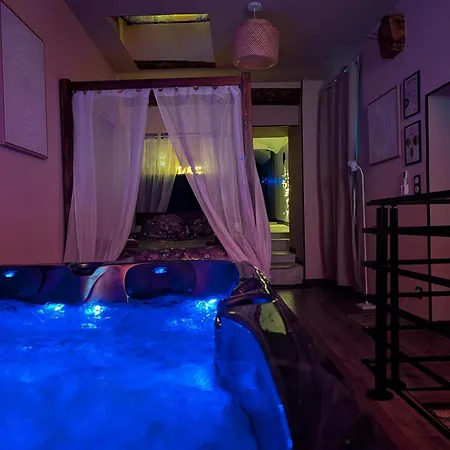 Loveroom Romantique Avec Et Secret - A Proximite Des Lacs - *