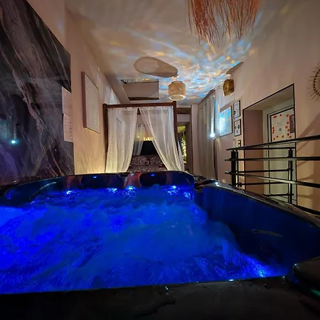 Daire Loveroom Romantique Avec Et Secret - A Proximite Des Lacs -