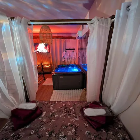 Loveroom Romantique Avec Et Secret - A Proximite Des Lacs -