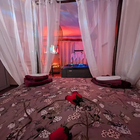 Loveroom Romantique Avec Et Secret - A Proximite Des Lacs - *